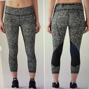 Lululemon Pace Rival Crop Formation Alpine White Black Leggings Size 10